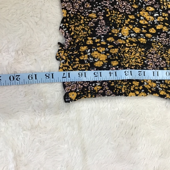 Topshop Women Size 6 Cropped Puff Sleeve Flounce Smocked Blouse Micro Floral - Picture 11 of 11